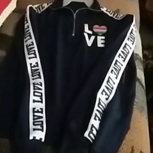 NO BOUNDARIES LOVE Sweater